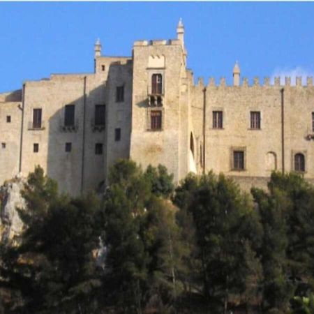Casa Vacanza A 11 Km Dall'Aeroporto Di Palermo Carini Bagian luar foto