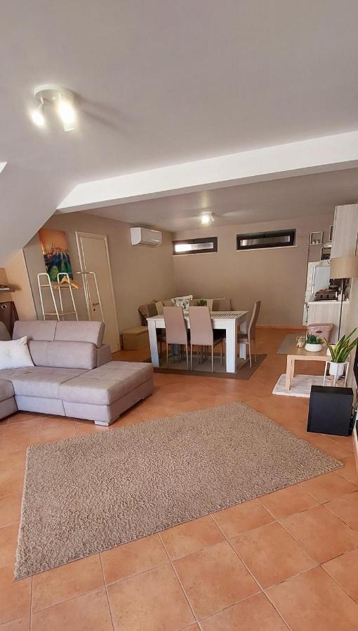 Casa Vacanza A 11 Km Dall'Aeroporto Di Palermo Carini Bagian luar foto