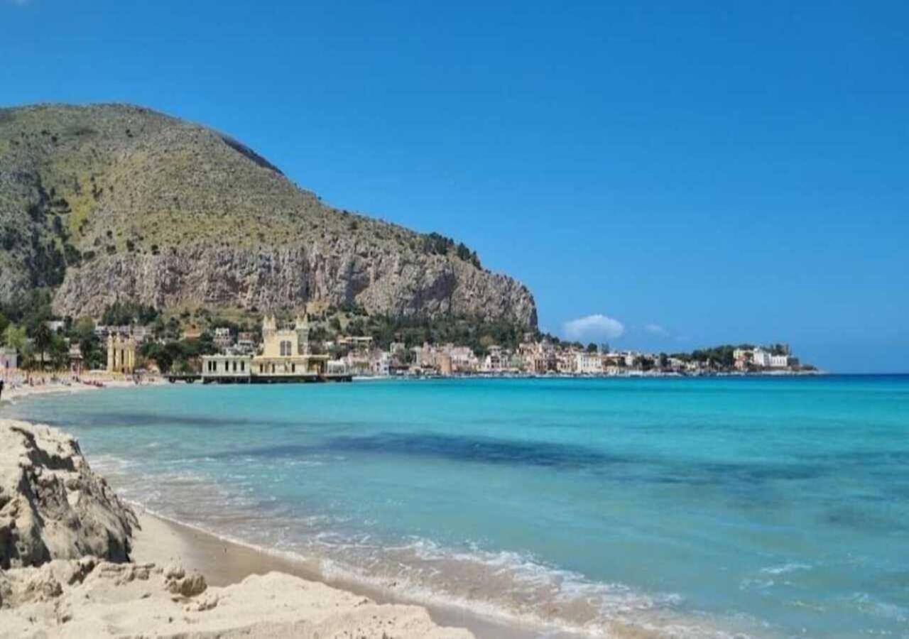 Casa Vacanza A 11 Km Dall'Aeroporto Di Palermo Carini Bagian luar foto